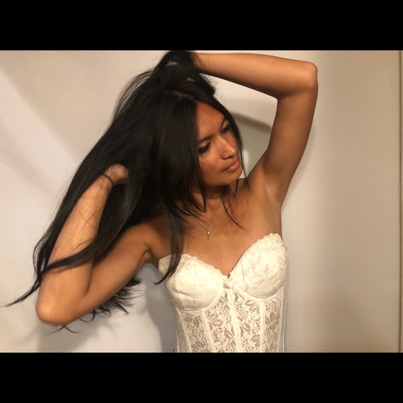 *SOLD* Fredricks of Hollywood White Bustier - Picture 2 of 5